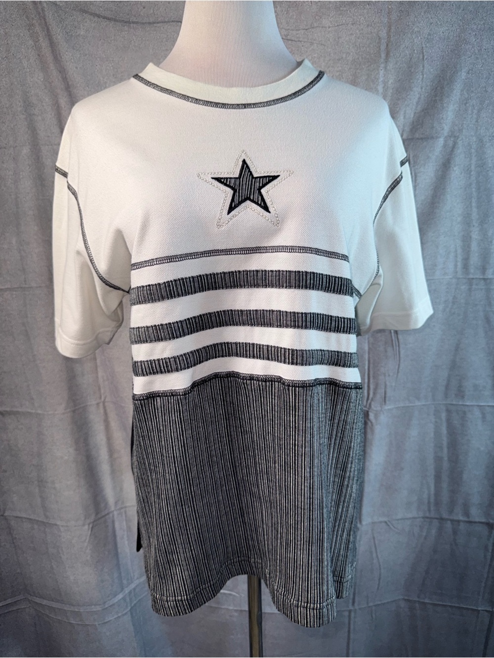1259-Vintage BLAST Women’s White & Black Star Stripe Short Sleeve Tee